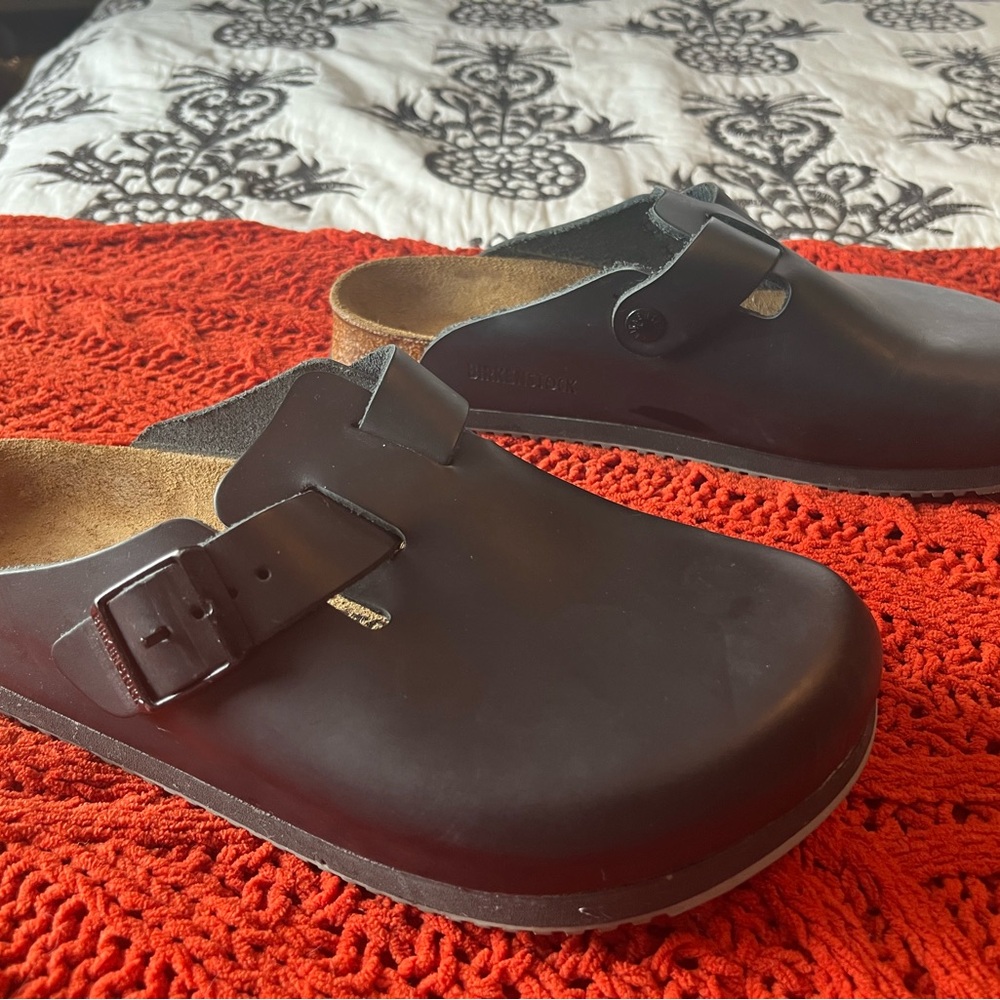 Birkenstock eu size 41 (women’s 9) Black Leather Slip-On Clogs